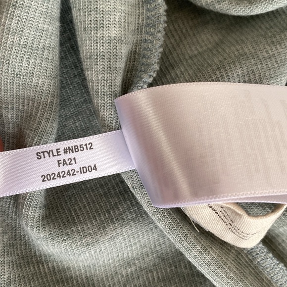 Madewell Top. Green. Large - Picture 10 of 11